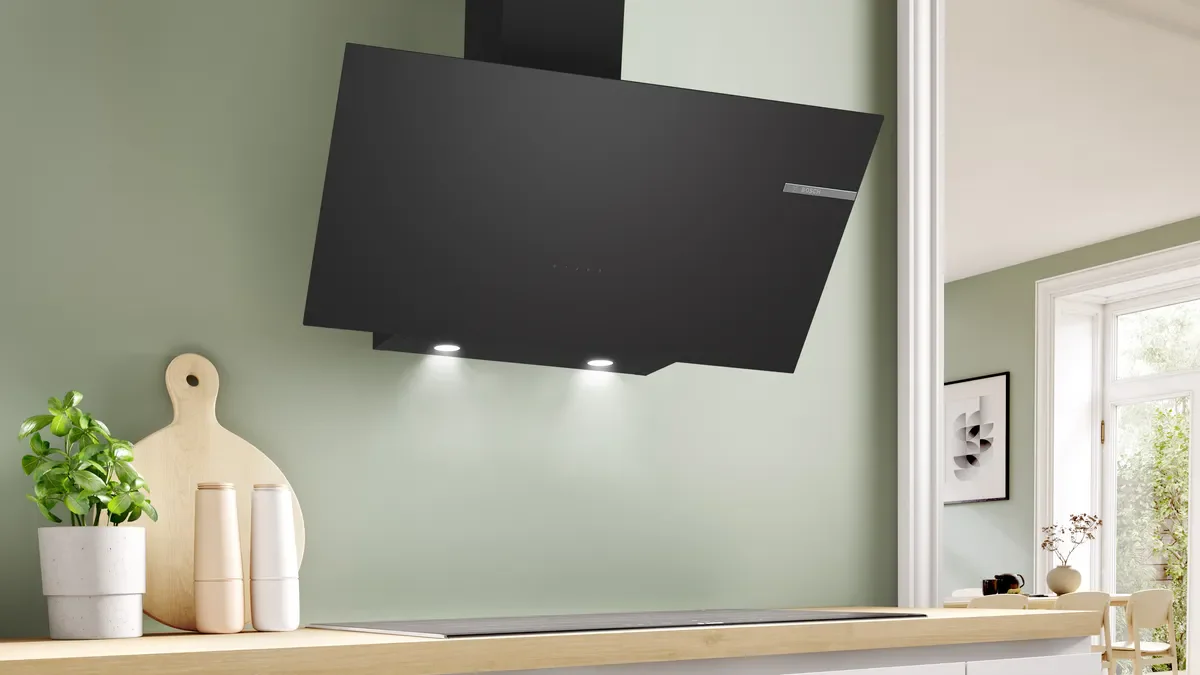 BOSCH SERIES 4 WALL-MOUNTED COOKER HOOD 90 CM, BLACK, DWK96PJ60M - Image 2