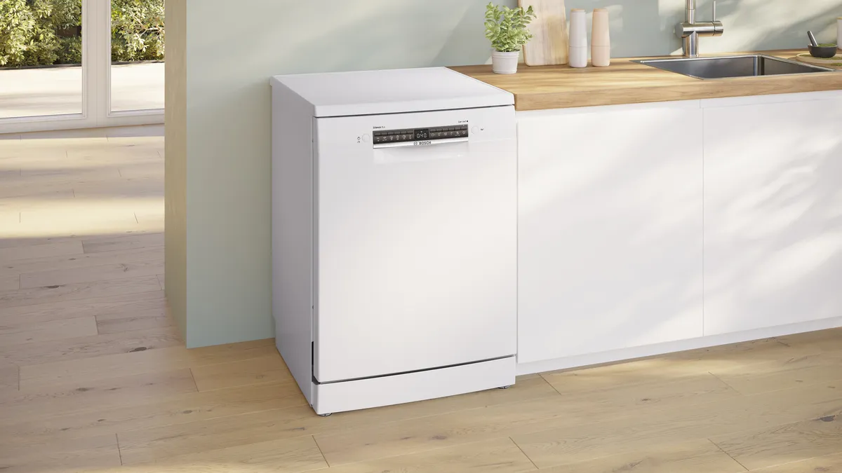 Bosch Series 4 Free Standing Dishwasher, 14 Place Setting, White, SMS4HMW65M - Image 2