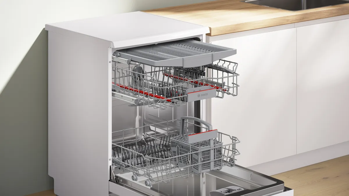 Bosch Series 4 Free Standing Dishwasher, 14 Place Setting, White, SMS4HMW65M - Image 7