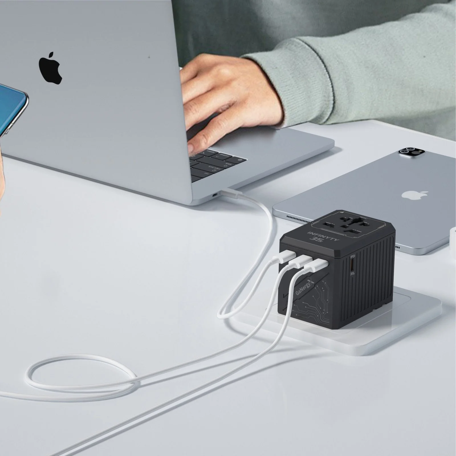 Infinyty Atlas-35 Universal Travel Adaptor 35W |Black - Image 6