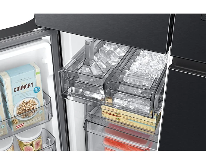 Samsung French Door Refrigerator with 21.5-inch Family Hub702L Black, RF71DG9H0EB1AE - Image 8