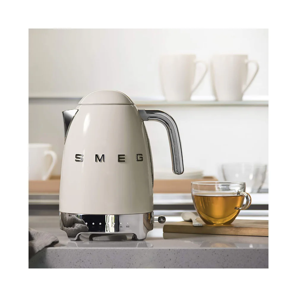 Smeg 360 Swivel Base Electric Kettle 1700ml Cream - Image 6